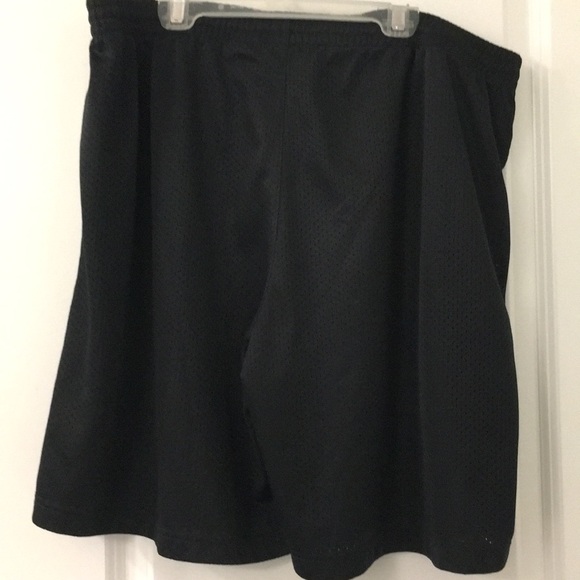 Mizuno men’s athletic shorts - Picture 4 of 6